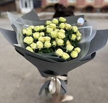 Букет Белые кустовые розы Солинеро в Пено