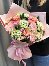 Букет цветов из:  Гвоздики, Розы и Хризантемы в Пено